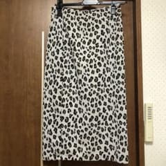 レオパード  タイトスカートのサムネイル