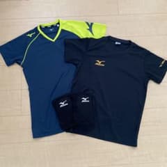 MIZUNO バレーボールTシャツ・膝パッドのサムネイル