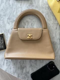 CHANEL ゴールド ハンドバッグのサムネイル