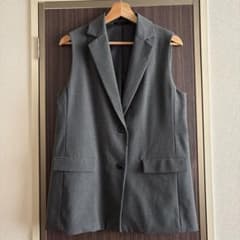 こ*ン様 UNIQLO グレーロングジレのサムネイル