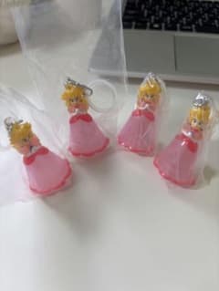 マリオ めじるしアクセサリー ピーチ姫セットのサムネイル