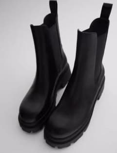 ⭐︎ZARA トラックソール付きローヒールアンクルブーツ⭐︎のサムネイル