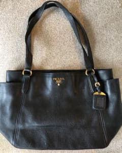 PRADA プラダ トートバッグ 黒 バッグ レザーのサムネイル