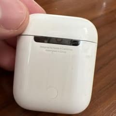 Apple AirPods ケース ホワイトのサムネイル