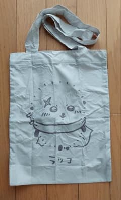 ちいかわガチャ　カラフルトート2 ラッコのサムネイル