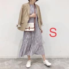 シフォンツイストプリーツワンピースのサムネイル