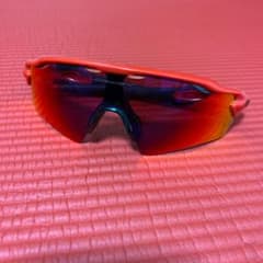 スポーツサングラス オークリーのサムネイル
