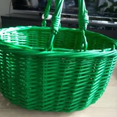 鮮やかなグリーン 楕円形 バスケット かご - メルカリ