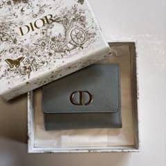 Dior 30 モンテーニュ ロータスウォレット　ホリデー限定ボックスのサムネイル