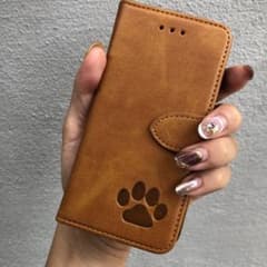 本革　iPhone13mini キャメル☆可愛い肉球　手帳型スマホケースのサムネイル