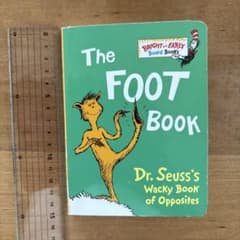 The Foot Book 英語絵本 Dr. Seussのサムネイル