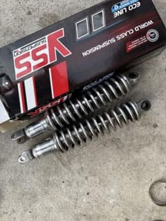 gs750 純正サスペンションのサムネイル