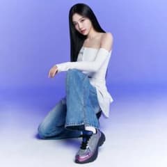 Aespa ニンニン着用 FILA スニーカー 23.5cmのサムネイル