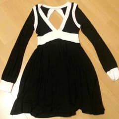 背中あきワンピースのサムネイル