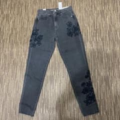 デニム ジーンズ　M〜Lサイズ　刺繍のサムネイル