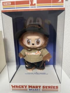 POPMART Wacky Mart Series 店員ラブブ　LUBUBUのサムネイル