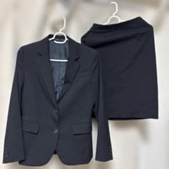 Uniqlo レディース ブラック パンツスーツ セットアップ 2つボタン　面接のサムネイル