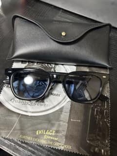 EVILACT HENDERSONのサムネイル