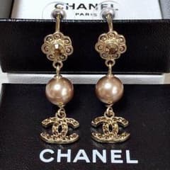 美品※正規品 シャネル♡ゴールド ストーン パール ロング ピアス イヤリングのサムネイル