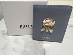 フルラ　コンパクトウォレット　2つ折り　新品未使用のサムネイル
