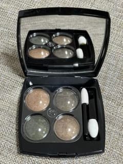 CHANEL シャネル レ キャトル オンブル318 ブラーリーグリーンのサムネイル