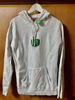 supreme パーカーのサムネイル