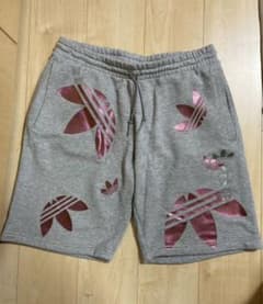アディダスオリジナルス  ショートパンツのサムネイル