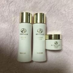 ノエビア　スペチアーレ　薬用クリーム&薬用ローションのサムネイル