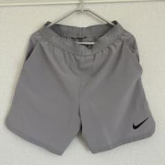 NIKE ショートパンツ　ハーフパンツ　Lのサムネイル