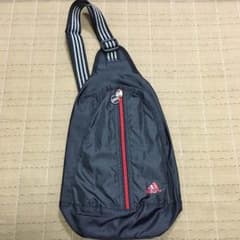 アディダス 肩掛けバックのサムネイル