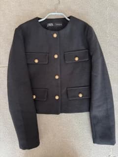 ZARA ノーカラージャケット ブラック ゴールドボタンのサムネイル