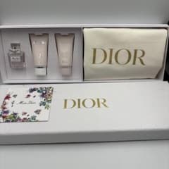 ミスディオール　トラベルセット Dior ミスディオール トラベルセット - メルカリ