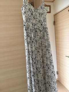 花柄 キャミワンピース ロング丈 ホワイトのサムネイル