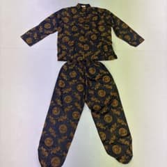 チャイナ服　黒と金の衣装セットのサムネイル