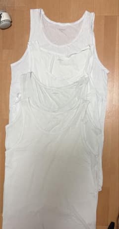 UNIQLO AIRism タンクトップ ホワイト 4枚セットのサムネイル