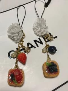 ハンドメイドキーホルダー♡ストラップ2点せっと！のサムネイル