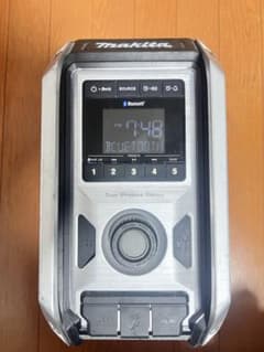 MakitaMR113 Bluetooth スピーカー.充電器とバッテリーが付属のサムネイル