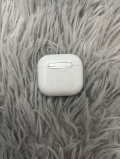 AirPods第四世代充電ケースのサムネイル