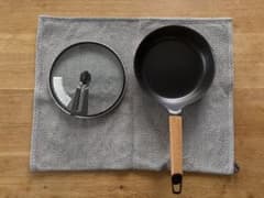 未使用品バーミキュラ フライパン 20cm＋専用ガラスリッドのサムネイル