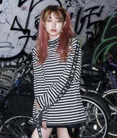 萌様専用 REFLEM Dリングモックネック LS Tシャツのサムネイル