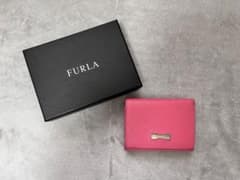 【値下げ】FURLA ピンク 三つ折り財布のサムネイル