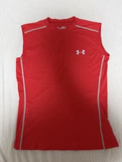 Under Armour レッド ノースリーブ アンダーシャツ SMのサムネイル