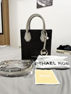 MICHAEL KORSのサムネイル