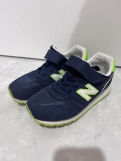 New Balance キッズスニーカー ネイビー/ライム ベルクロストラップのサムネイル