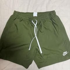 Nike ショートパンツ オリーブのサムネイル
