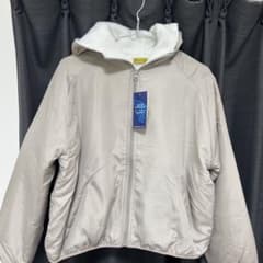 新品　ナイロン　ベージュ　フードボアジャケット Mサイズ