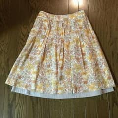 マカロン様専用です！新品アマカ　スカートリバティのサムネイル