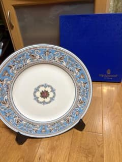 WEDGWOODウェッジウッド　フロレンティーン　27cm プレート1枚のサムネイル