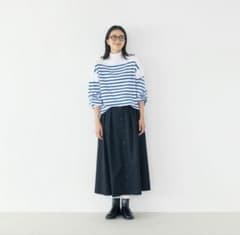 スッキリ見えが叶うフロントボタンのロングスカートのサムネイル
