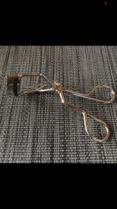 KATE ビューラー（新品・未使用）のサムネイル